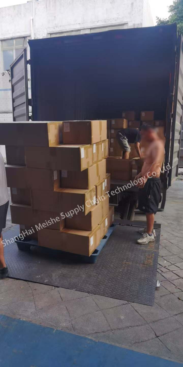 115 cartons air with DDP to AU212y